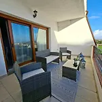 Miramare, Wonderful With A Sea View! 公寓