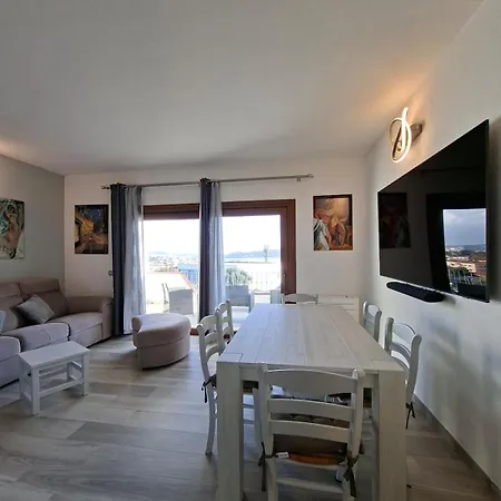 Miramare, Wonderful With A Sea View! Apartment *